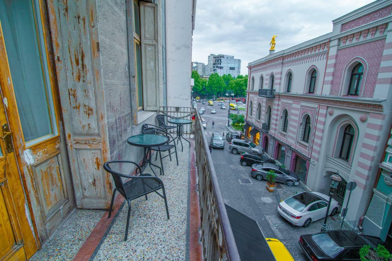 Solo Apartment In City Center 트빌리시 외부 사진