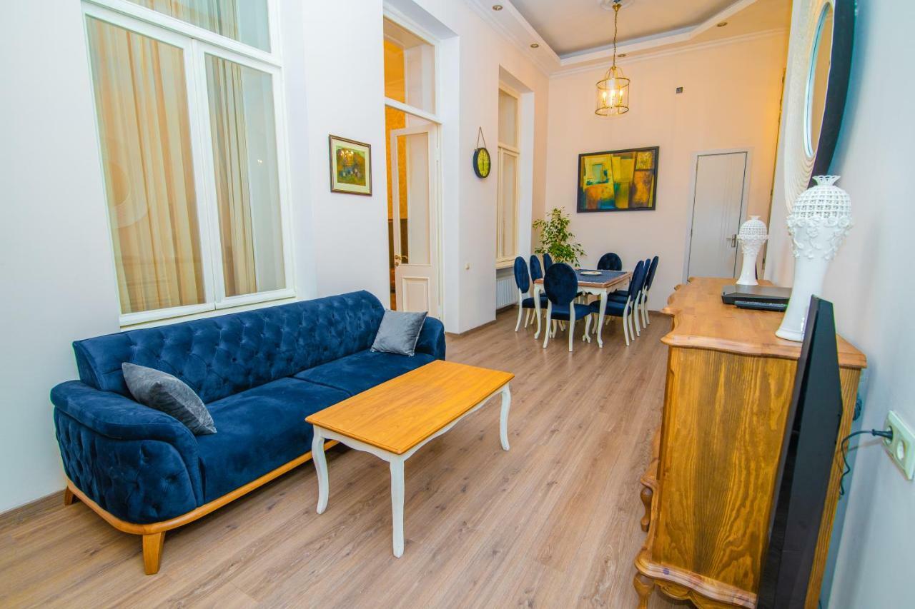 Solo Apartment In City Center 트빌리시 외부 사진