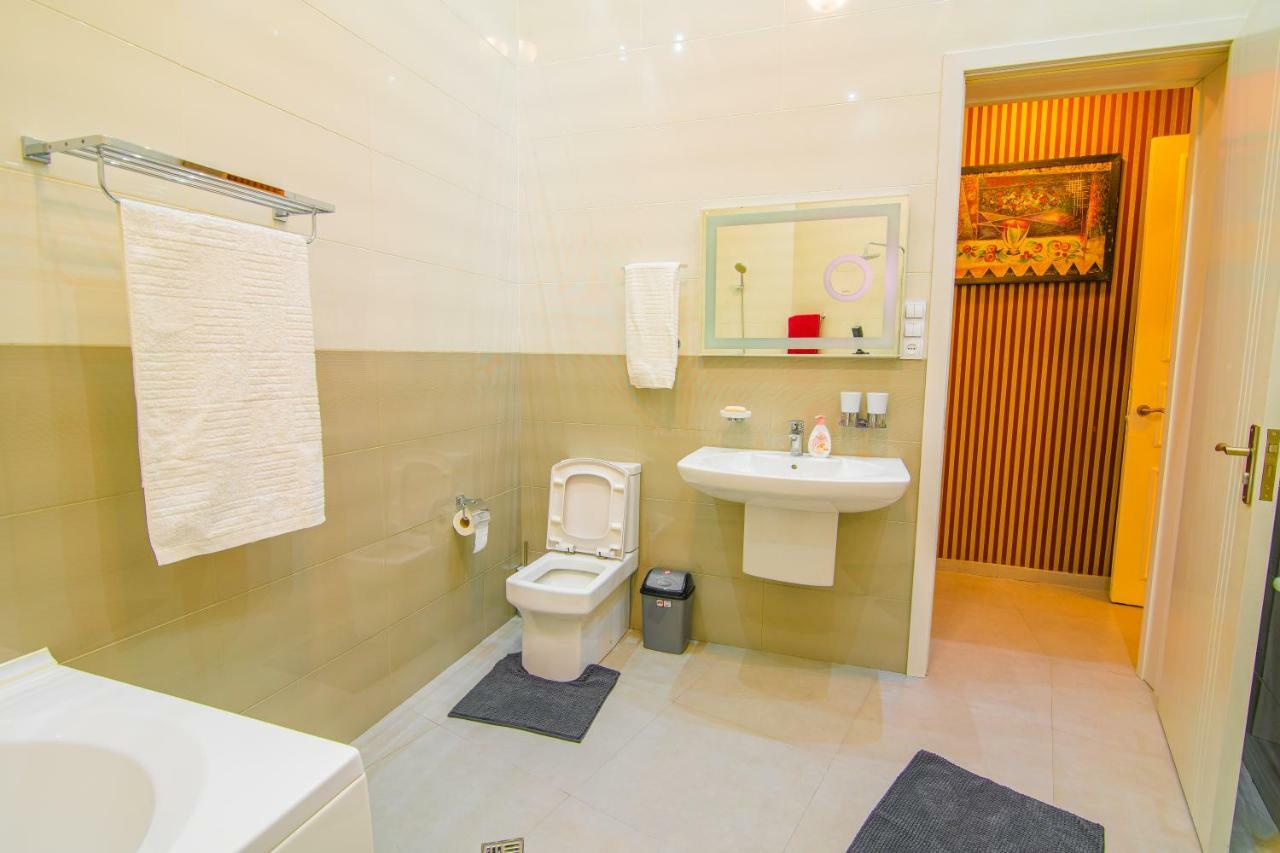 Solo Apartment In City Center 트빌리시 외부 사진